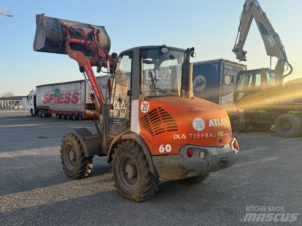 Atlas AR 60 Iekrāvēji uz riteņiem
