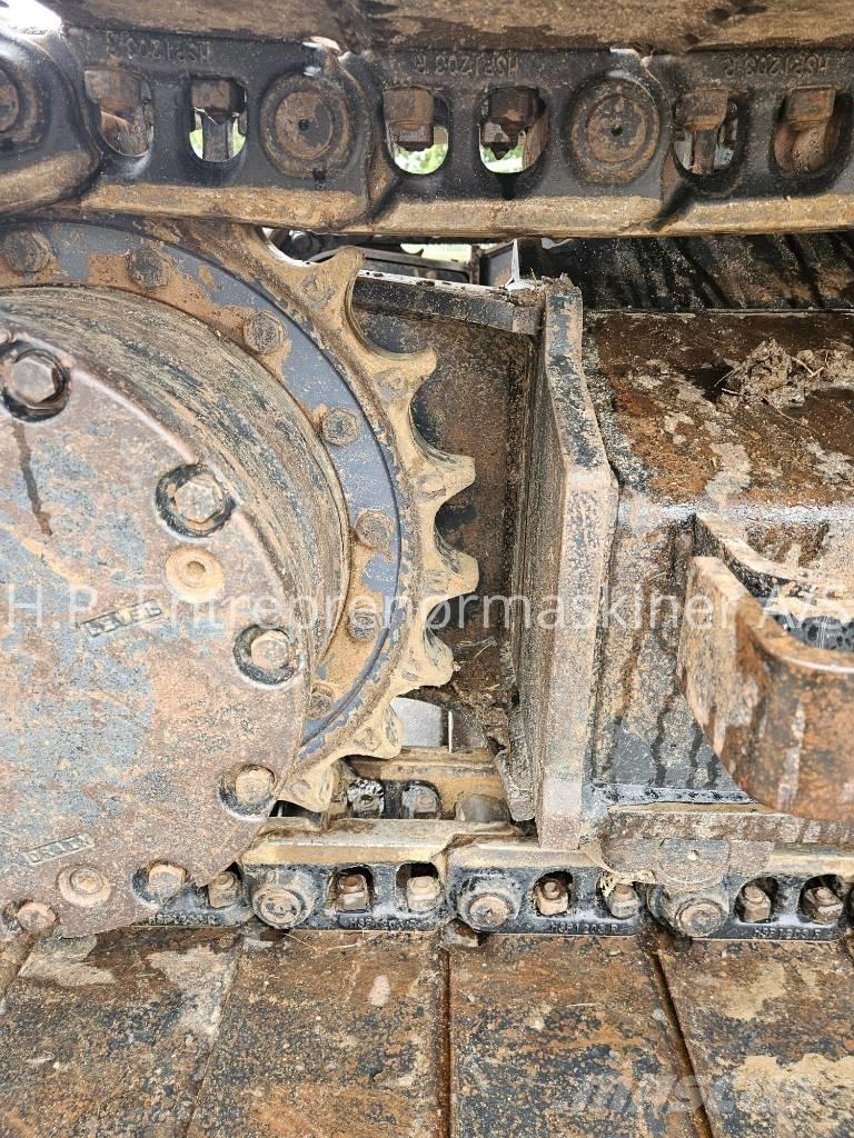 Hitachi ZX 135 US-7 Kāpurķēžu ekskavatori
