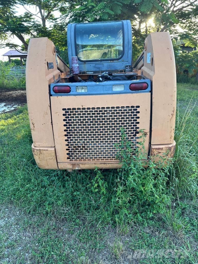 CASE SR 250 Lietoti riteņu kompaktiekrāvēji