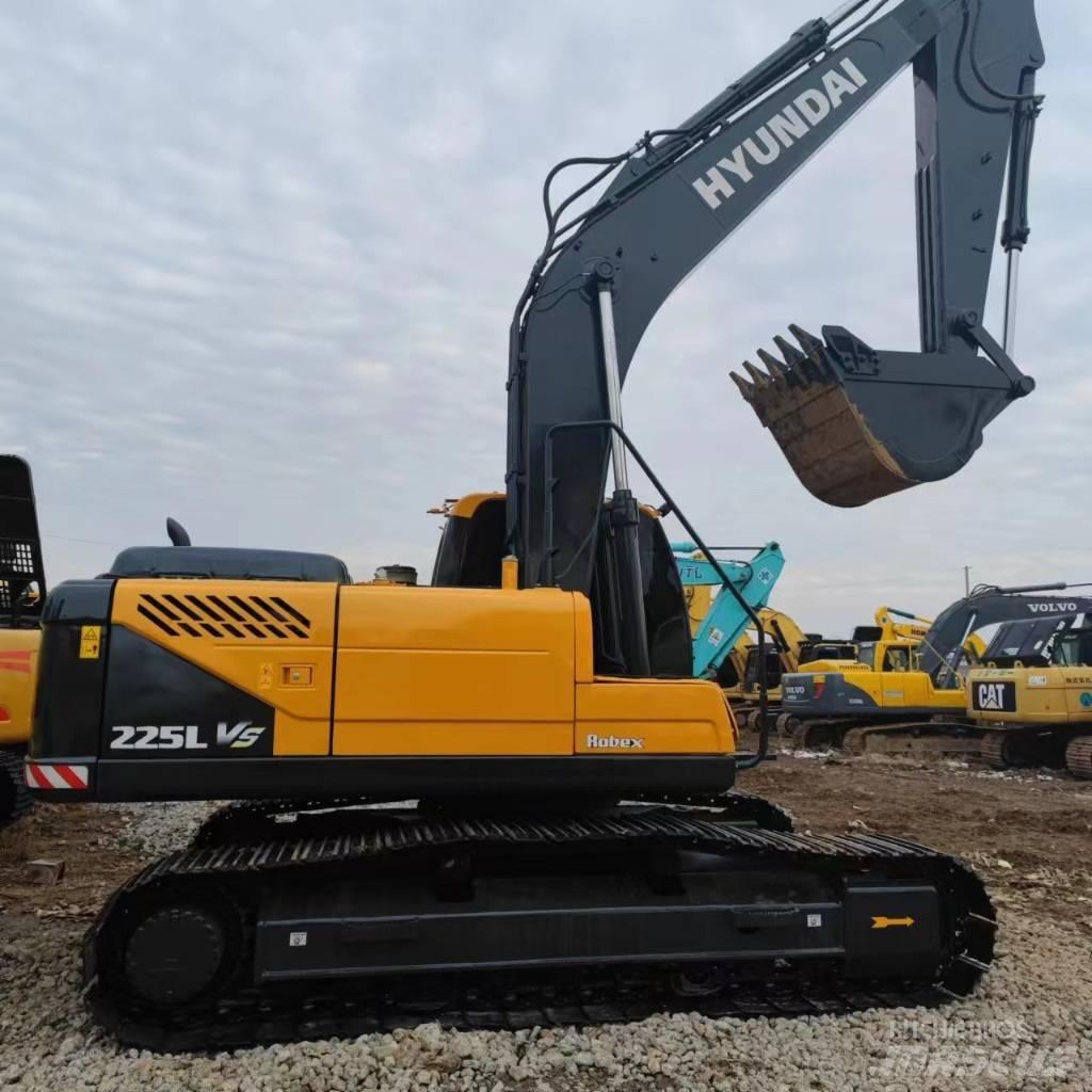 Hyundai 225VS Kāpurķēžu ekskavatori