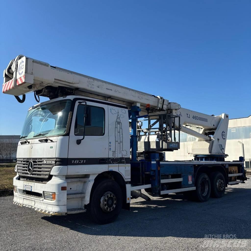 Cela Tj 460 Pacēlāji uz automašīnas bāzes