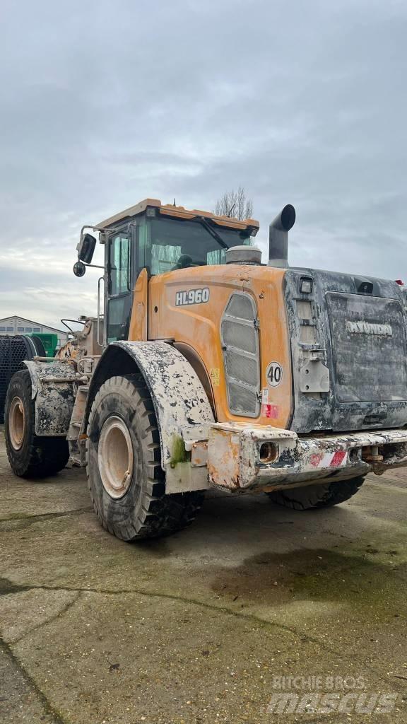 Hyundai HL 960 Iekrāvēji uz riteņiem