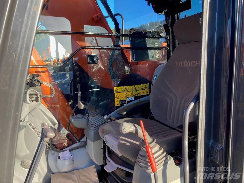 Hitachi ZX225USLC-5 Kāpurķēžu ekskavatori