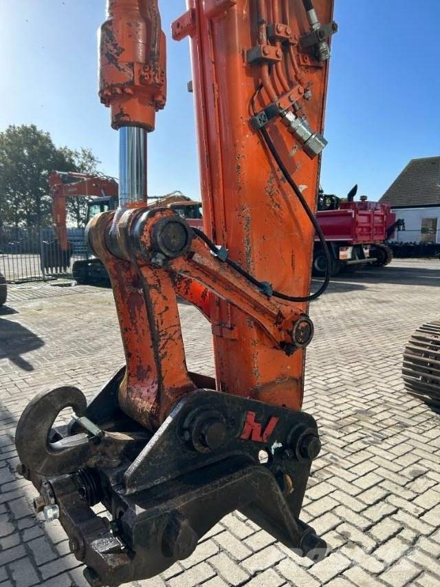 Hitachi ZX 130 Kāpurķēžu ekskavatori