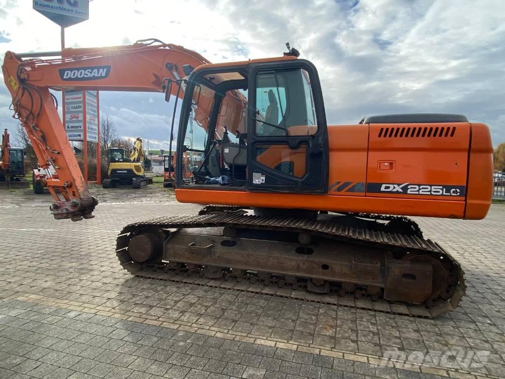 Doosan DX 225 LC Kāpurķēžu ekskavatori