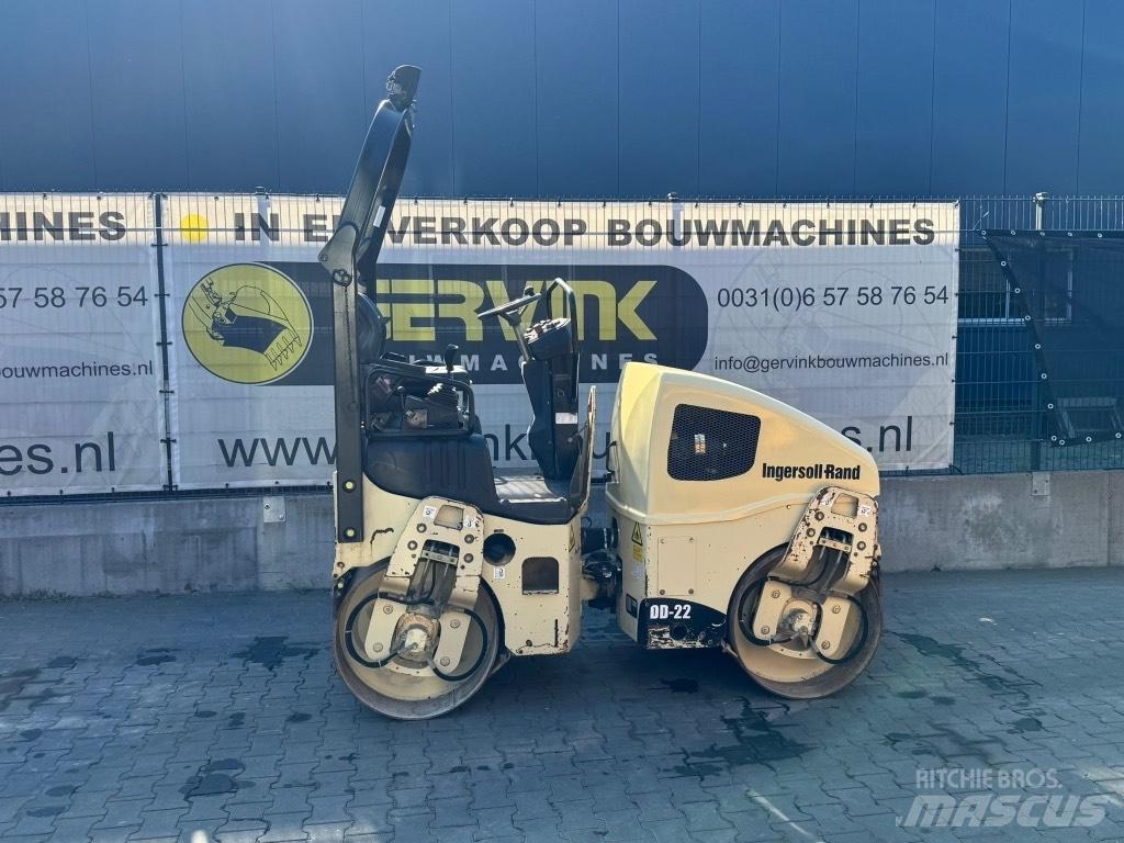 Ingersoll Rand DD22 Divvalču grunts veltņi