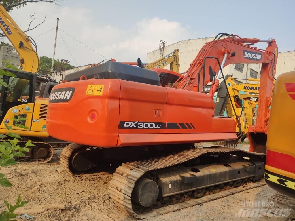 Doosan dx300 Kāpurķēžu ekskavatori