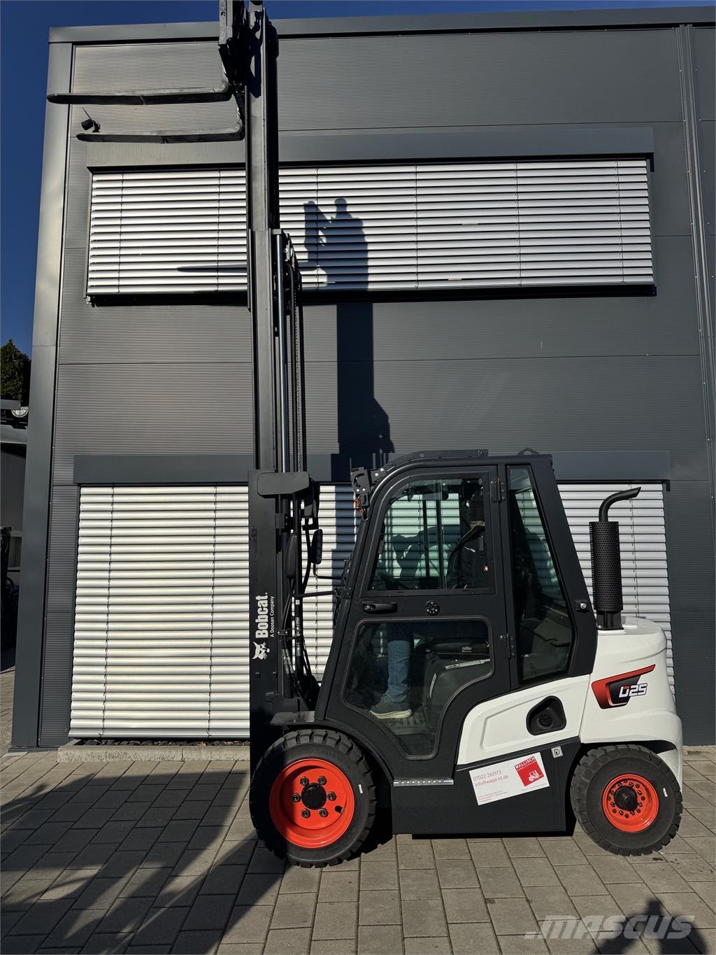 Bobcat D25NXS Tehnika ar dīzeļa dzinēju