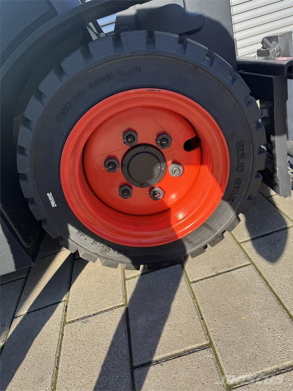 Bobcat D25NXS Tehnika ar dīzeļa dzinēju