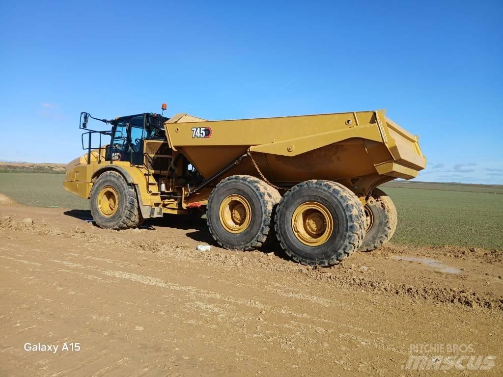 CAT 745 Artikulētie pašizgāzēji