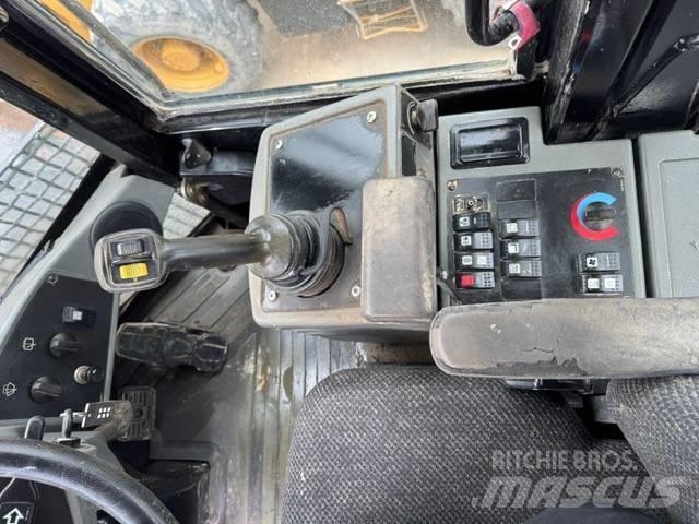 CAT 930 H Iekrāvēji uz riteņiem