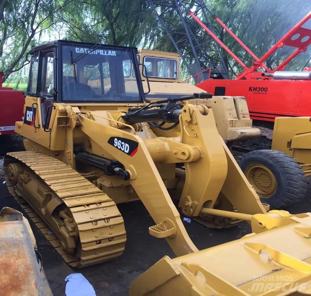 CAT 963 Kāpurķēžu iekrāvēji