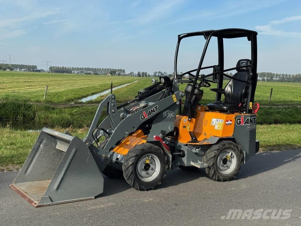 GiANT G 1200 Iekrāvēji uz riteņiem