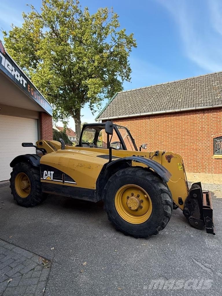 CAT TH 330 B Teleskopiskie manipulatori