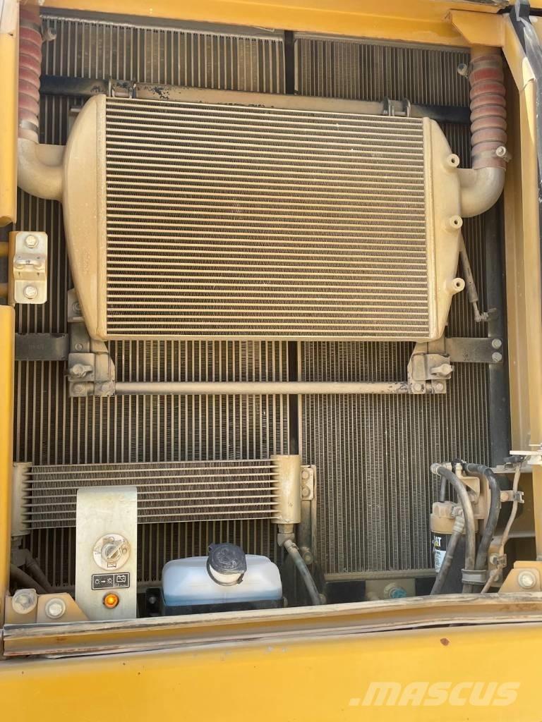 CAT 330 FLN Kāpurķēžu ekskavatori
