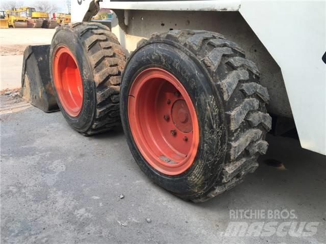 Bobcat S 130 Lietoti riteņu kompaktiekrāvēji