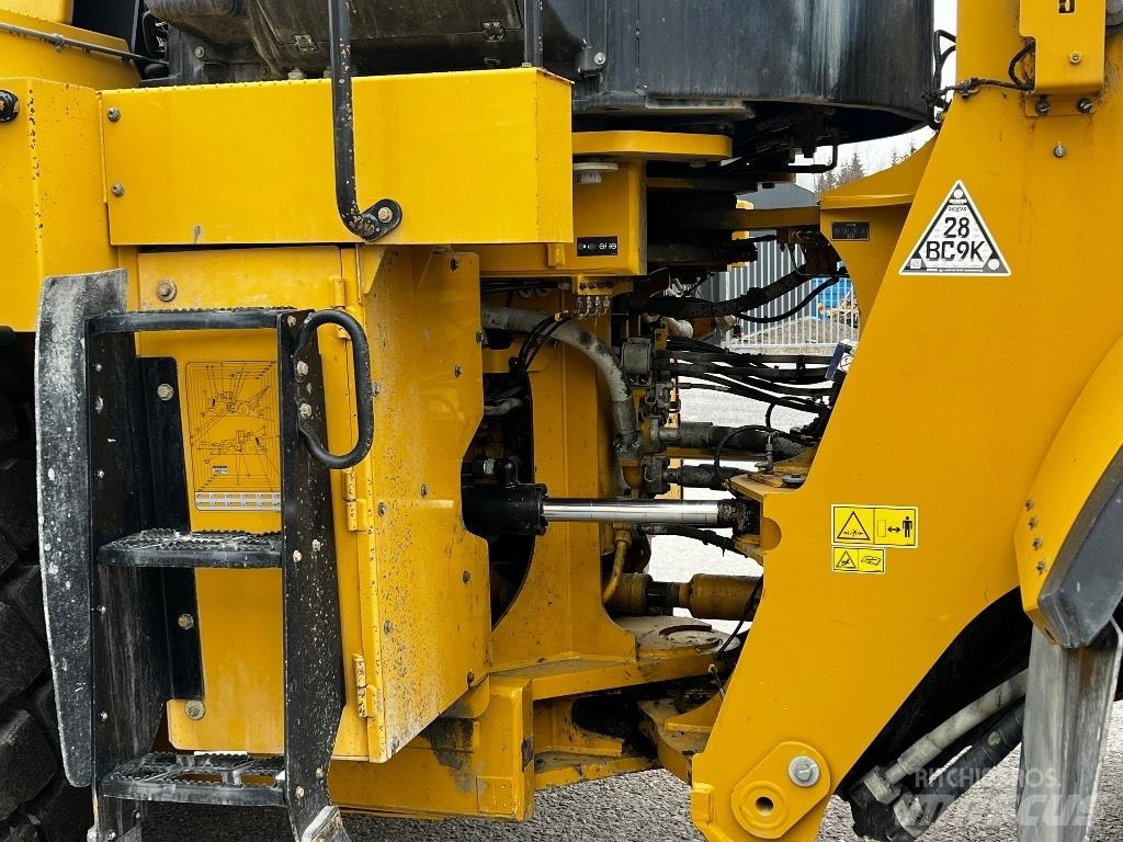 CAT 982 M Iekrāvēji uz riteņiem