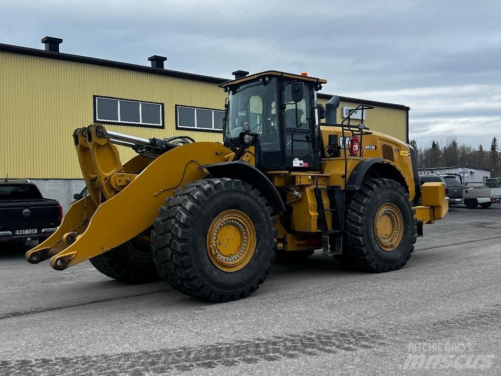 CAT 982 M Iekrāvēji uz riteņiem