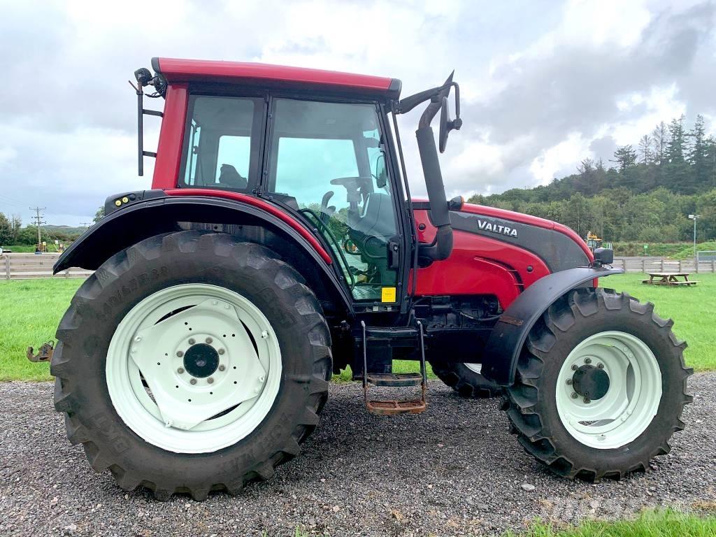 Valtra N101 Tractor Mežizstrādes traktori