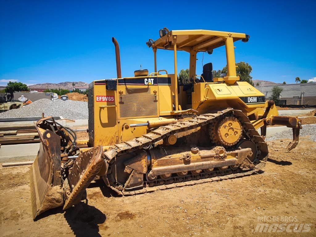 CAT D 6 M XL Kāpurķēžu buldozeri