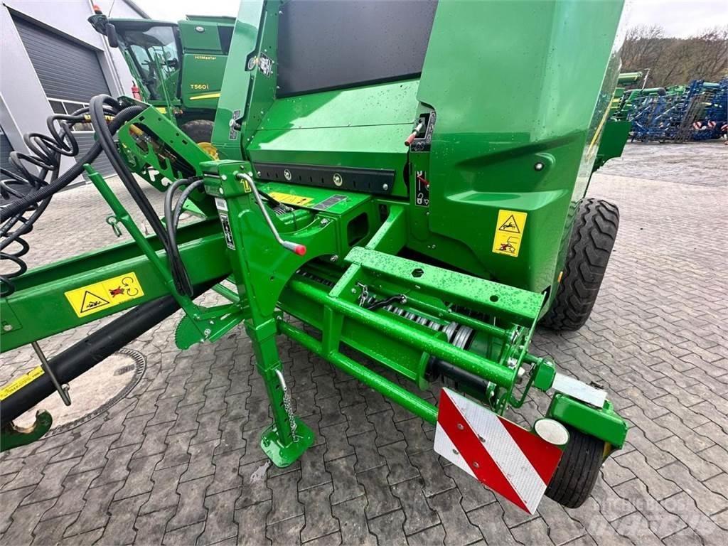 John Deere V461M Rituļu preses