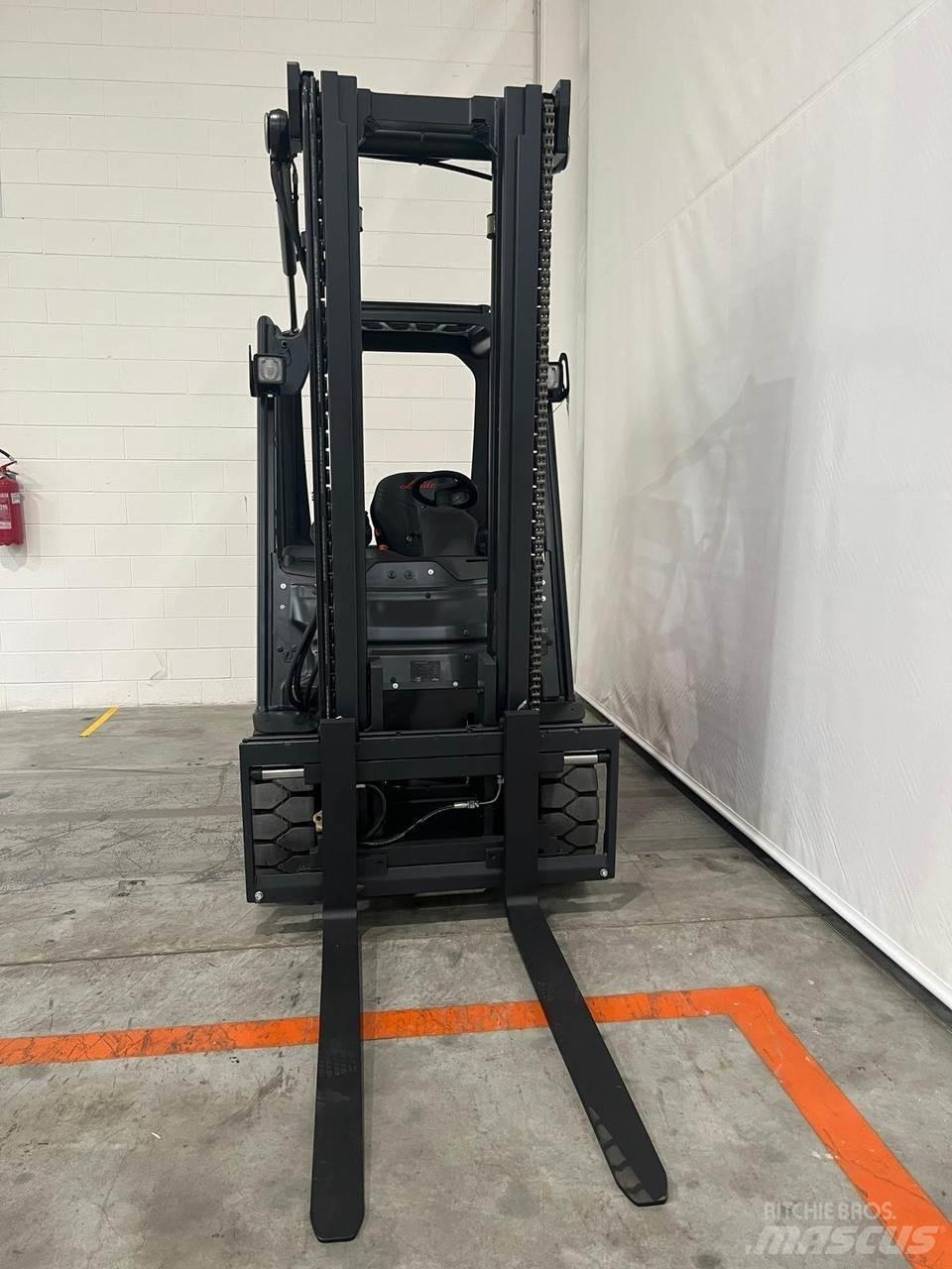 Linde E30-01 Elektriskie iekrāvēji