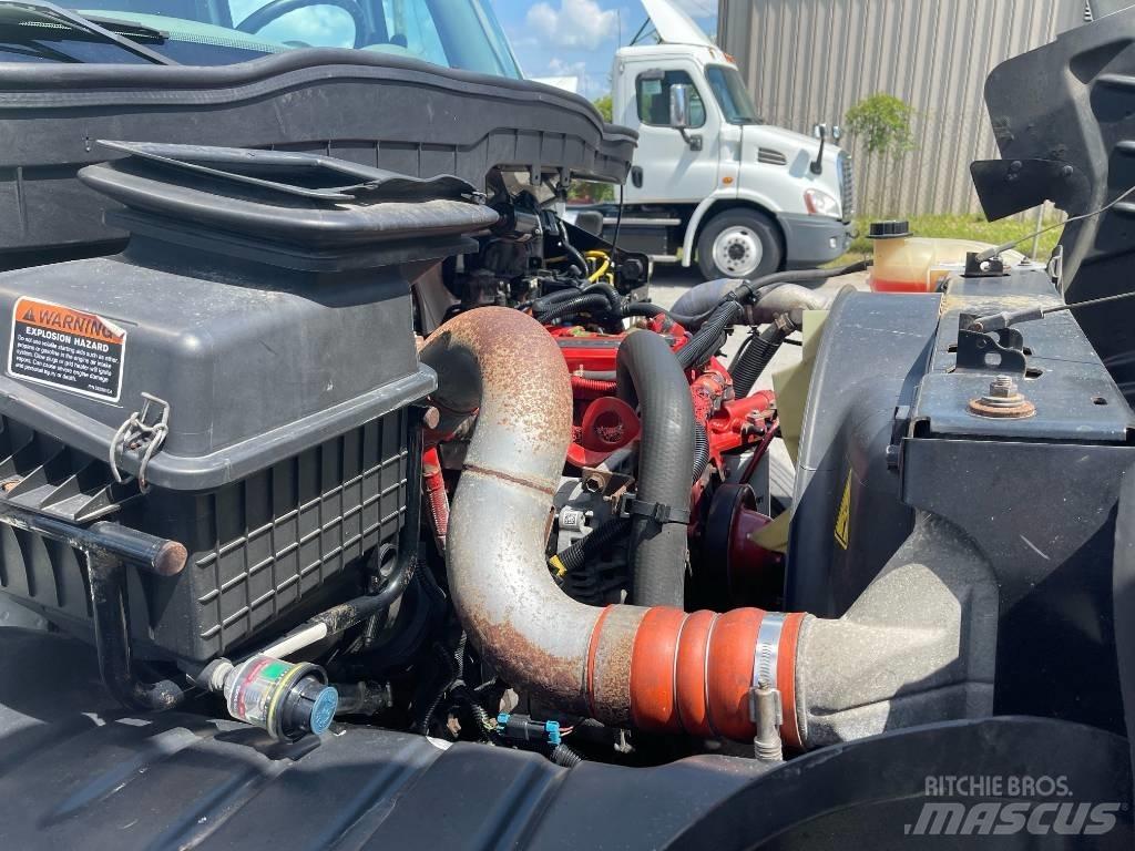 International 4300 Furgons