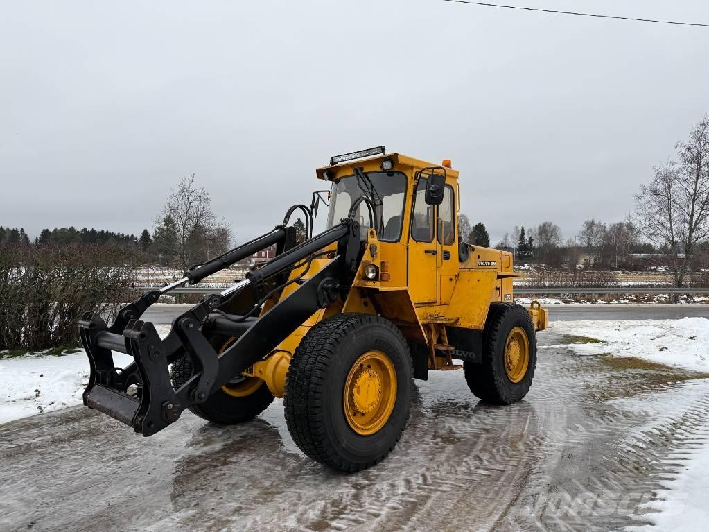 Volvo L 70 Iekrāvēji uz riteņiem