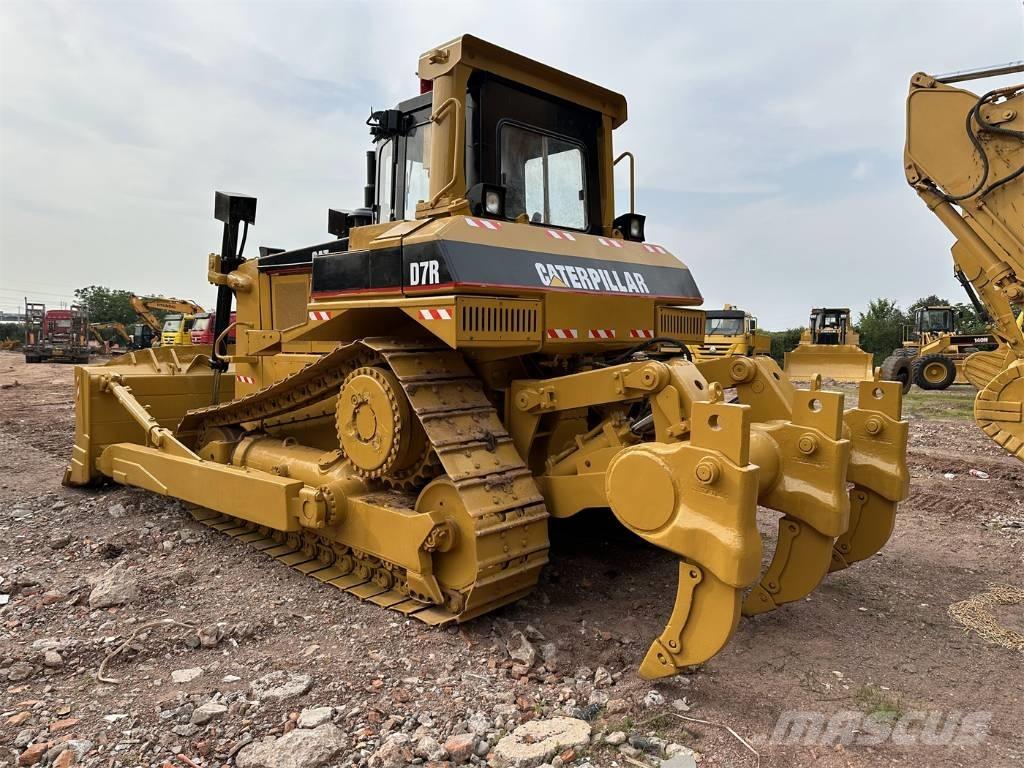 CAT D7R Kāpurķēžu buldozeri