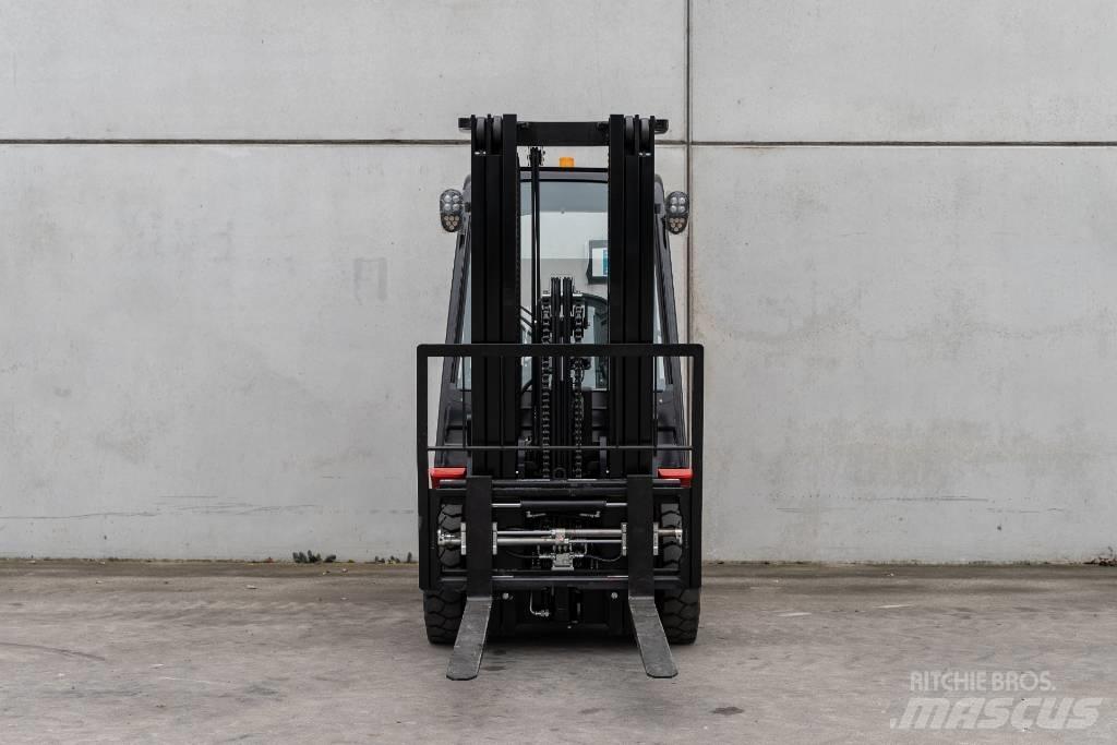 Manitou MI 25 D Tehnika ar dīzeļa dzinēju