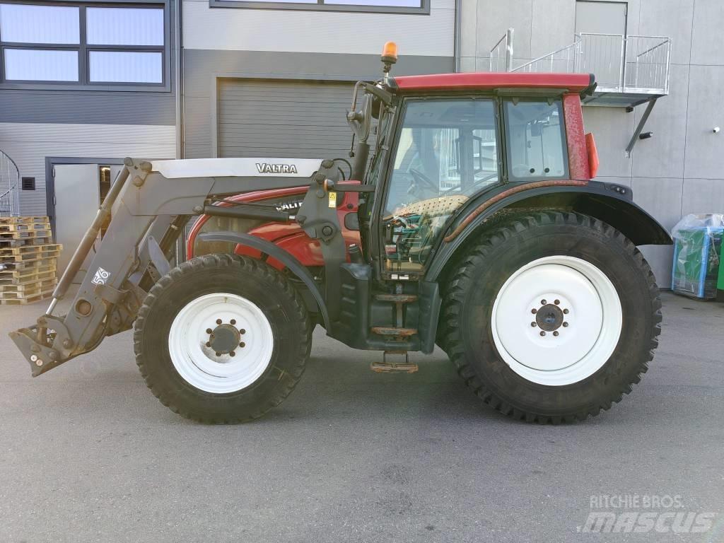 Valtra N 101 Traktori