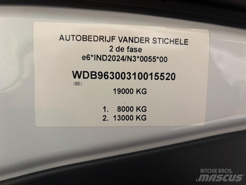 Mercedes-Benz Antos Treileri ar āķi