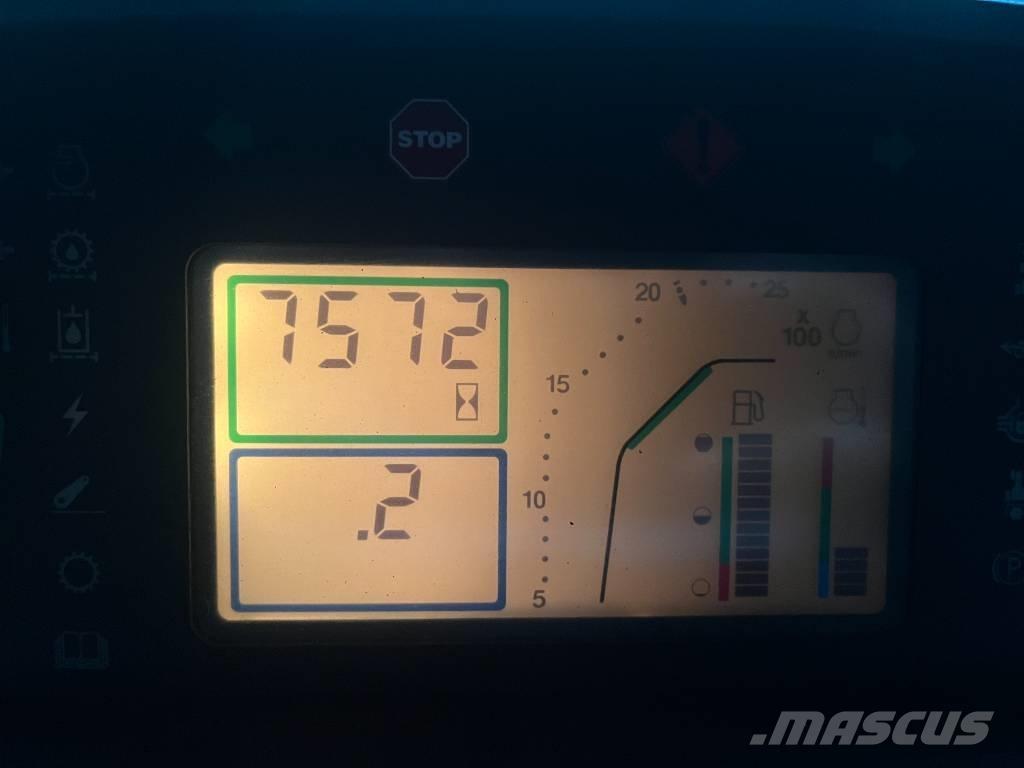 John Deere 7710 PQ Traktori