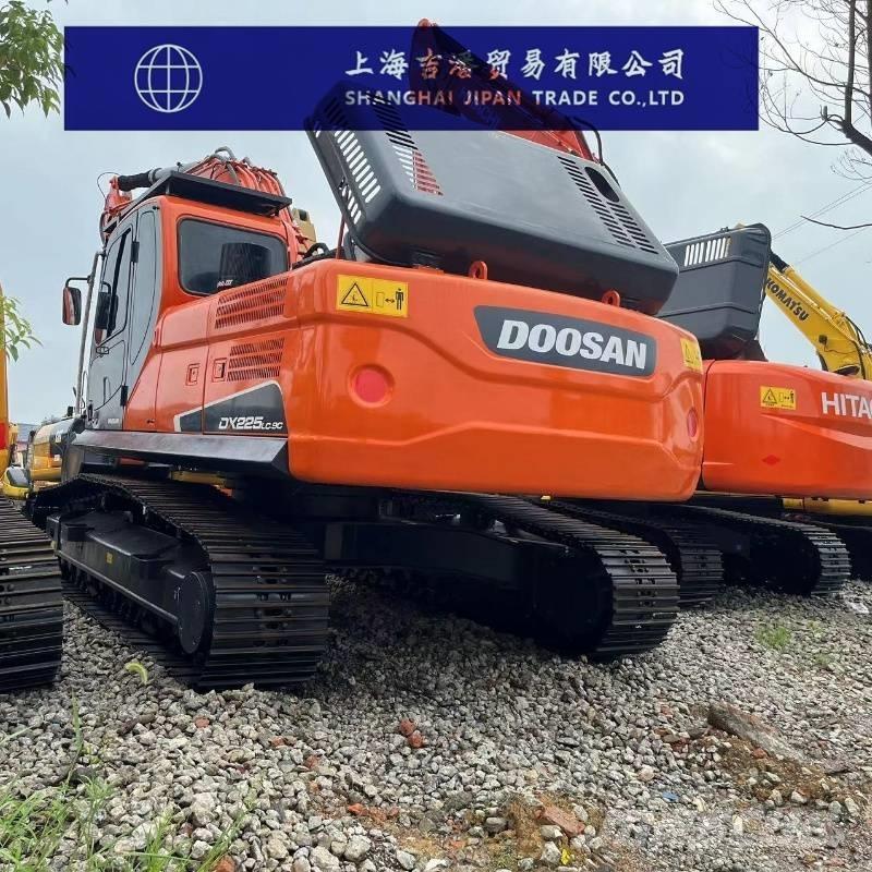 Doosan DX 225 Kāpurķēžu ekskavatori