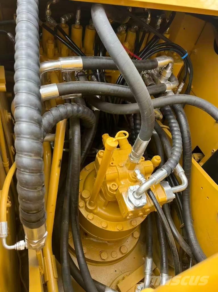 CAT 320 D2L Kāpurķēžu ekskavatori