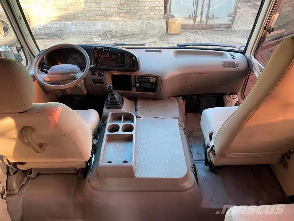 Toyota Coaster Bus Mikroautobusi