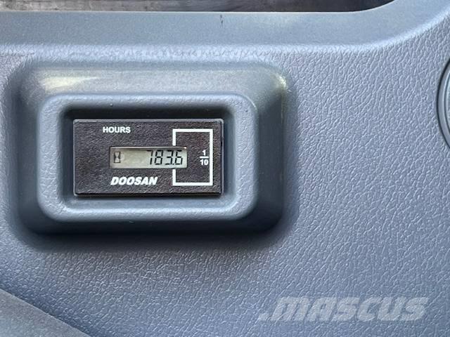 Doosan DX 140 LC-7 Kāpurķēžu ekskavatori