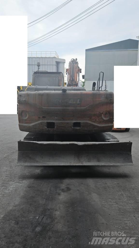 Doosan DX 140 LC Kāpurķēžu ekskavatori