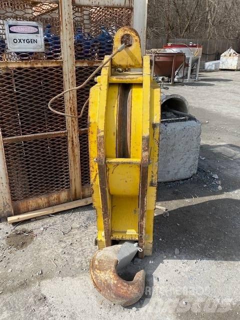 Liebherr HS 885 HD Kāpurķēžu ceļamkrāni