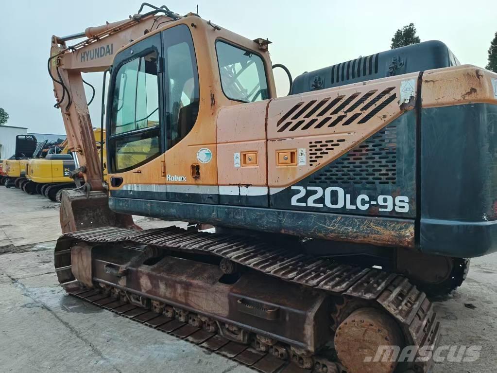 Hyundai R220LC-9S Kāpurķēžu ekskavatori