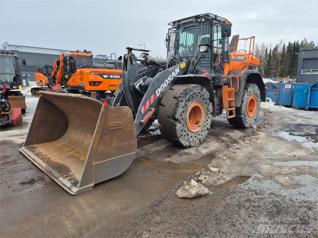 Develon DL320-7 Iekrāvēji uz riteņiem