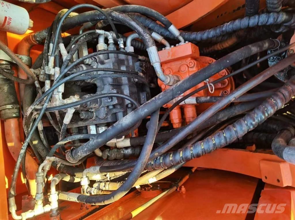 Doosan 150 W-7 Ekskavatori uz riteņiem