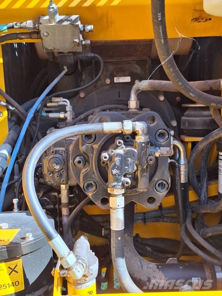 JCB JS 220 LC Kāpurķēžu ekskavatori