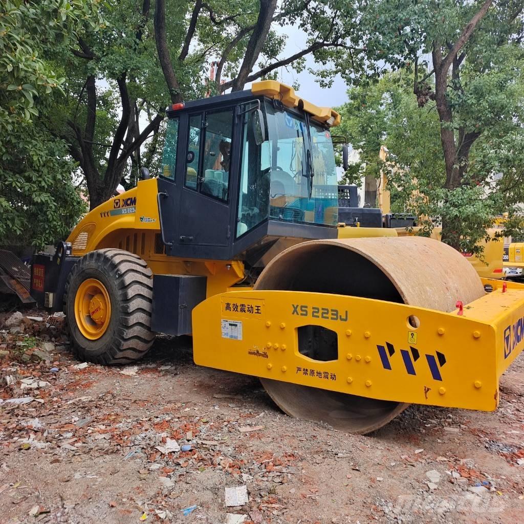 XCMG XS223J Vienvalča grunts veltņi