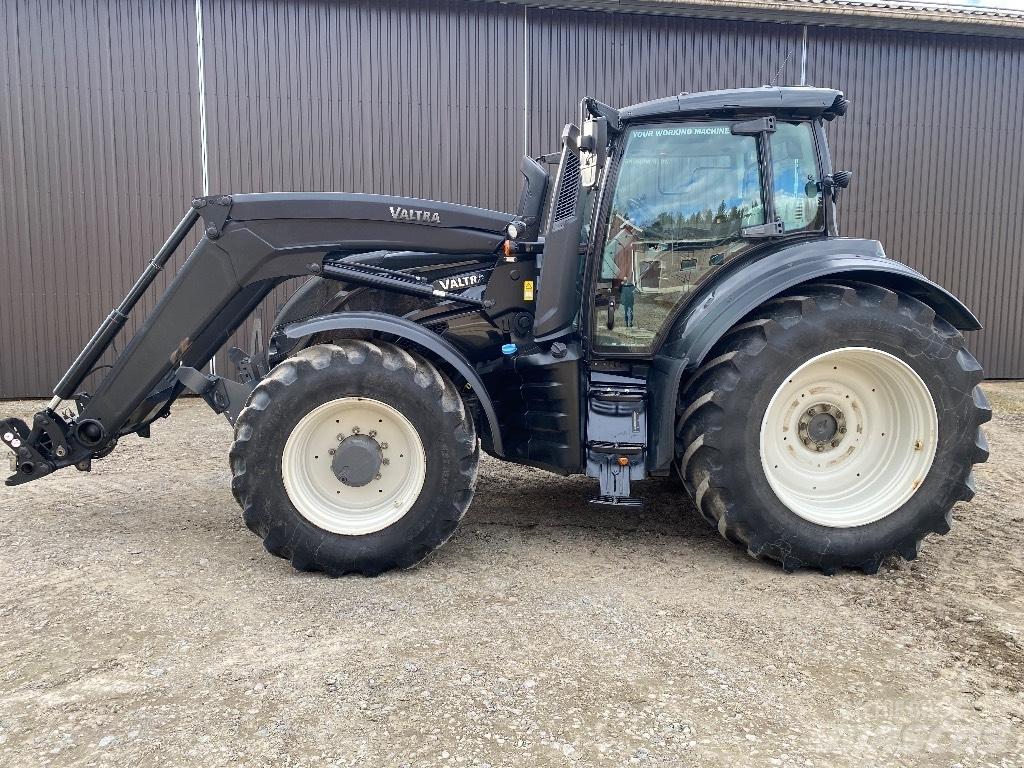 Valtra T 254 V Traktori