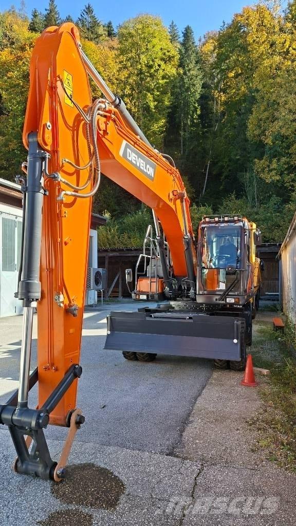Develon DX 210 W-7 Ekskavatori uz riteņiem