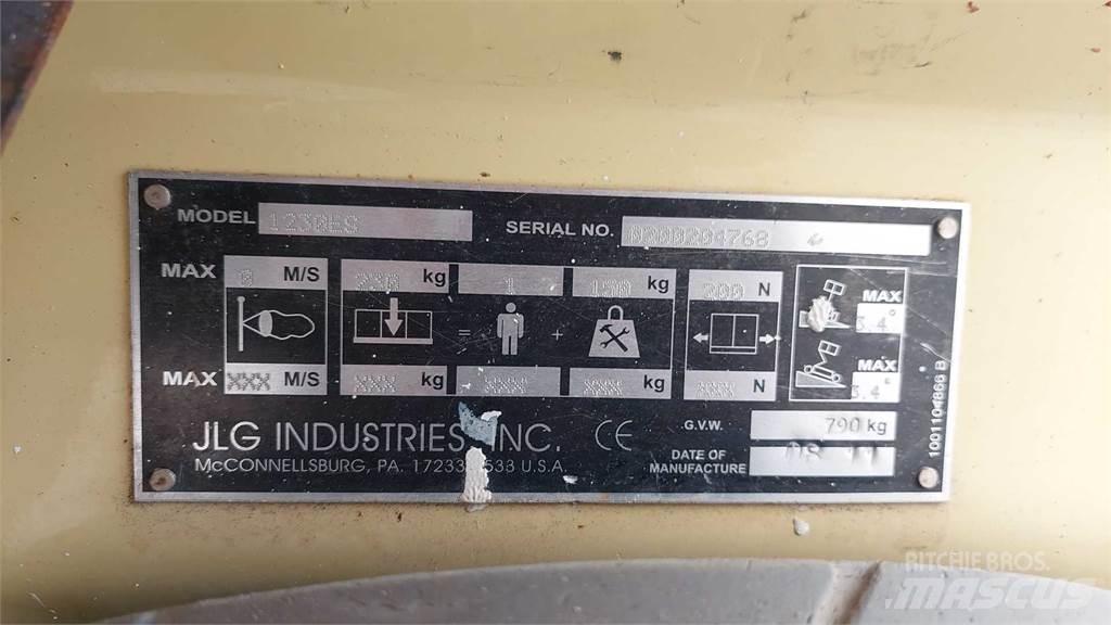 JLG 1230ES Citi pacēlāji un platformas