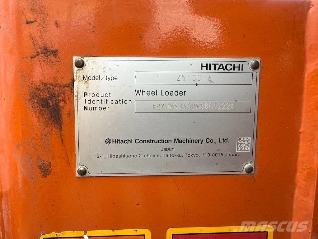 Hitachi ZW 100 Iekrāvēji uz riteņiem