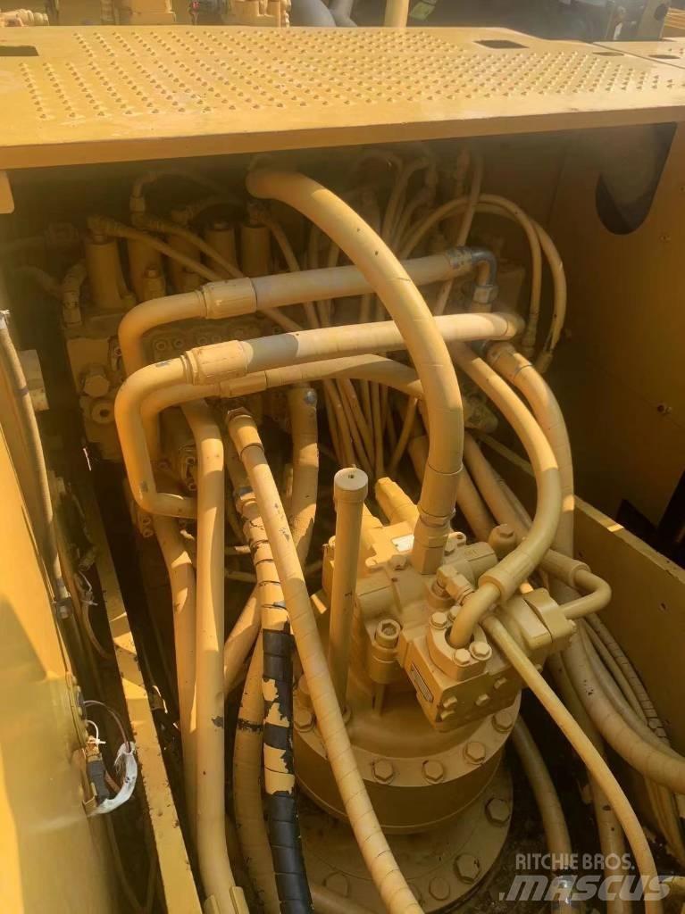 CAT 320 D Kāpurķēžu ekskavatori