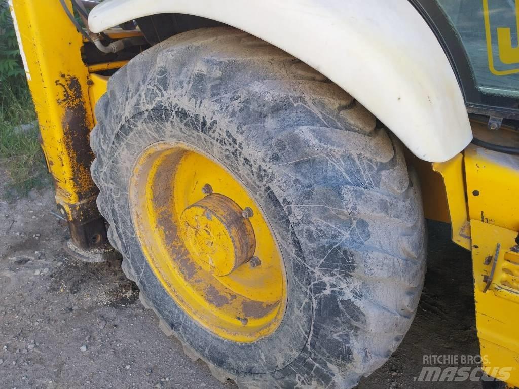 JCB 4 CX Ekskavatori-iekrāvēji